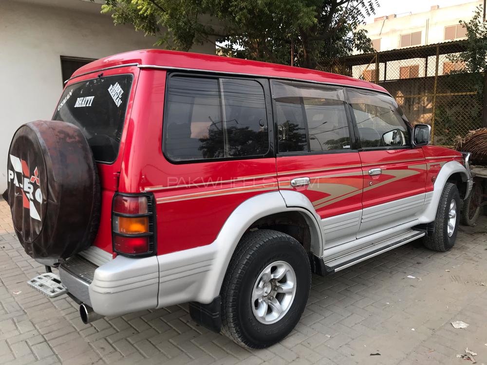 Mitsubishi Pajero 1994 for Sale in Lahore Mitsubishi Pajero 1994 for Sale in Lahore Image-6