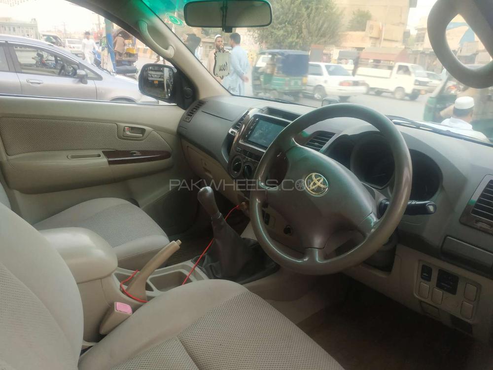 Toyota Hilux 2005 for Sale in Peshawar Toyota Hilux 2005 for Sale in Peshawar Image-6