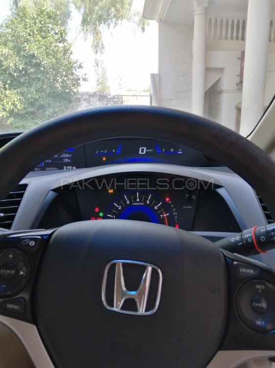 Honda Civic 2014 for Sale in Rawalpindi Honda Civic 2014 for Sale in Rawalpindi Image-5