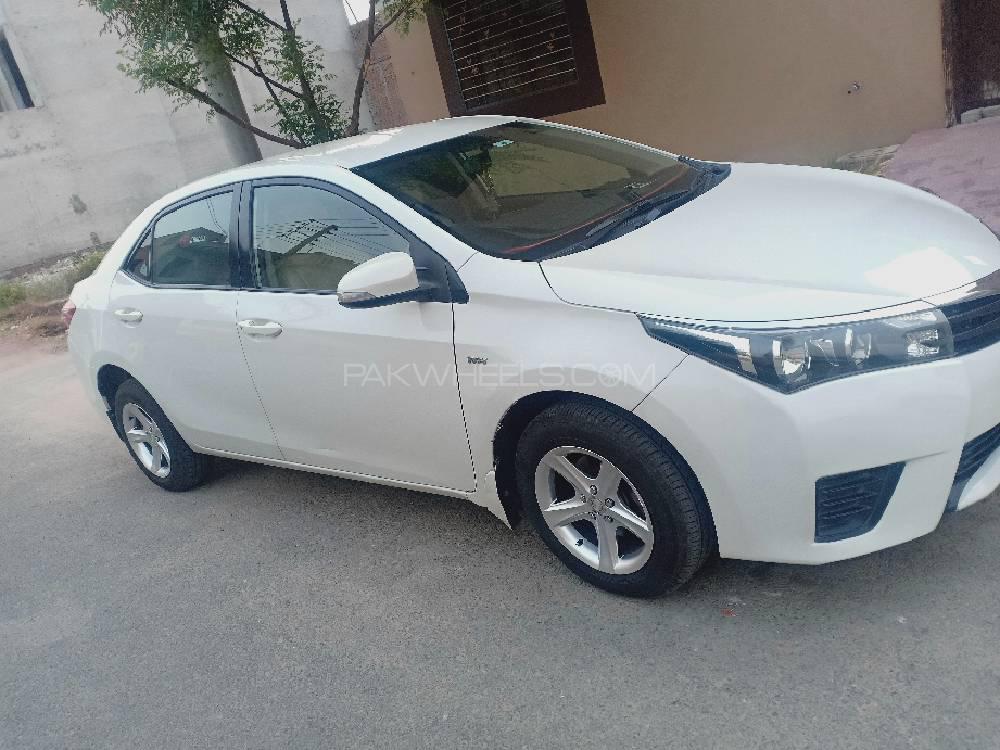 Toyota Corolla 2015 for Sale in Faisalabad Image-1