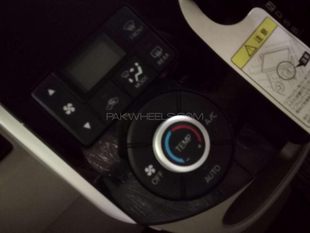 Daihatsu Tanto 2015 for Sale in Lahore Daihatsu Tanto 2015 for Sale in Lahore Image-9
