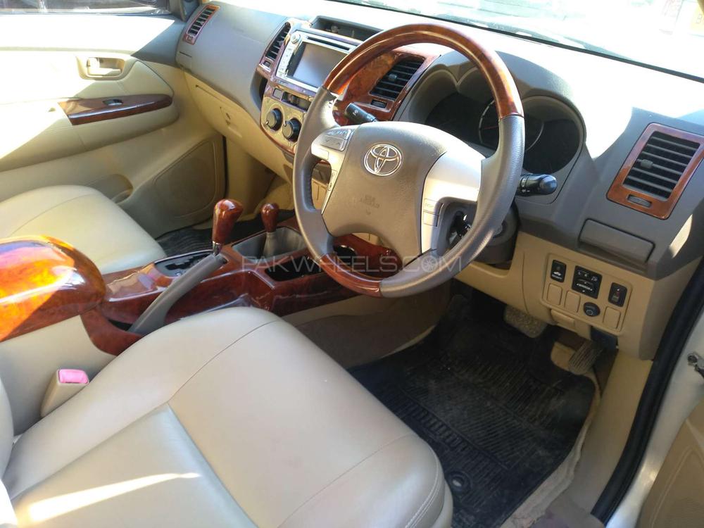 Toyota Hilux 2013 for Sale in Karachi Toyota Hilux 2013 for Sale in Karachi Image-4