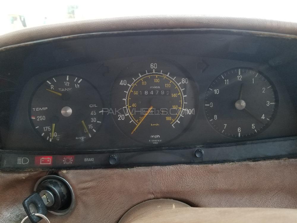 Mercedes Benz 200 D 1982 for Sale in Swabi Mercedes Benz 200 D 1982 for Sale in Swabi Image-7