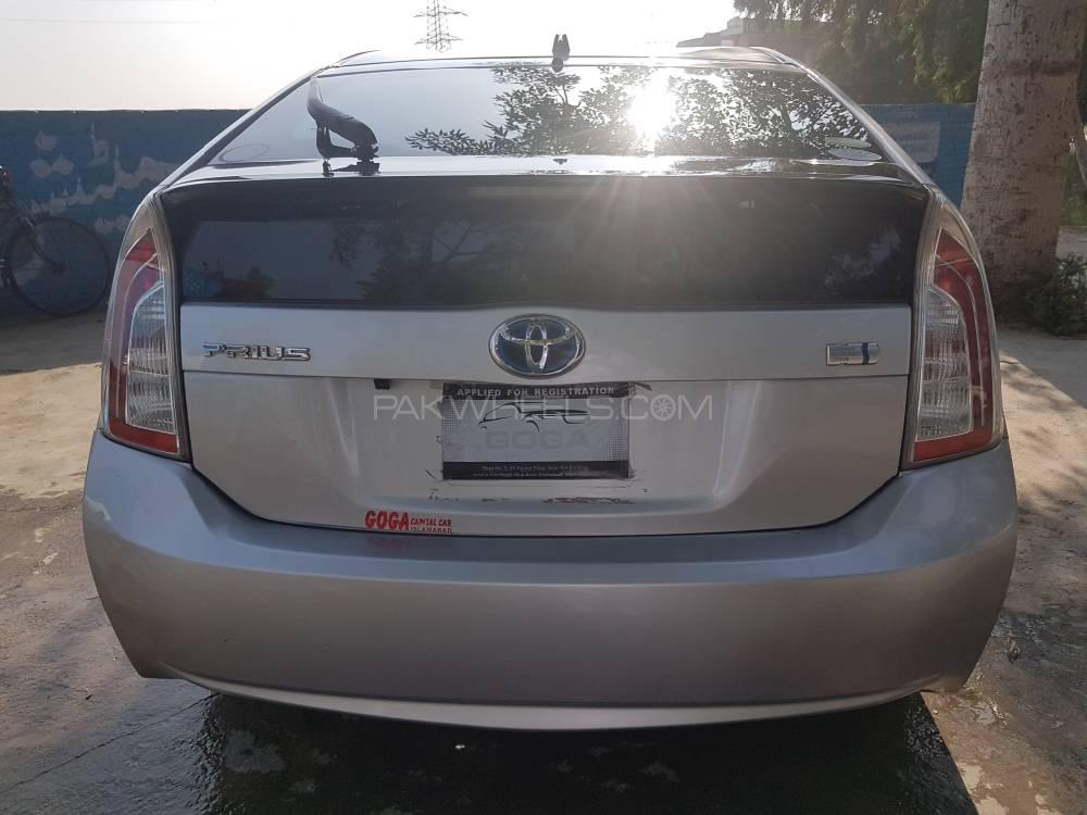 Toyota Prius 2014 for Sale in Islamabad Toyota Prius 2014 for Sale in Islamabad Image-3