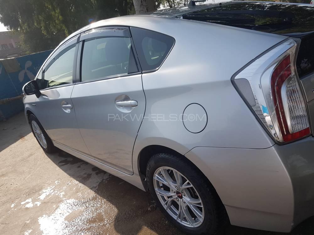Toyota Prius 2014 for Sale in Islamabad Toyota Prius 2014 for Sale in Islamabad Image-2