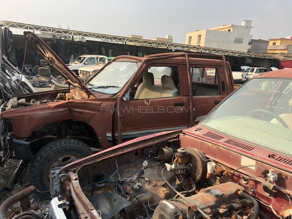 Toyota Hilux 1988 for Sale in Islamabad Image-1