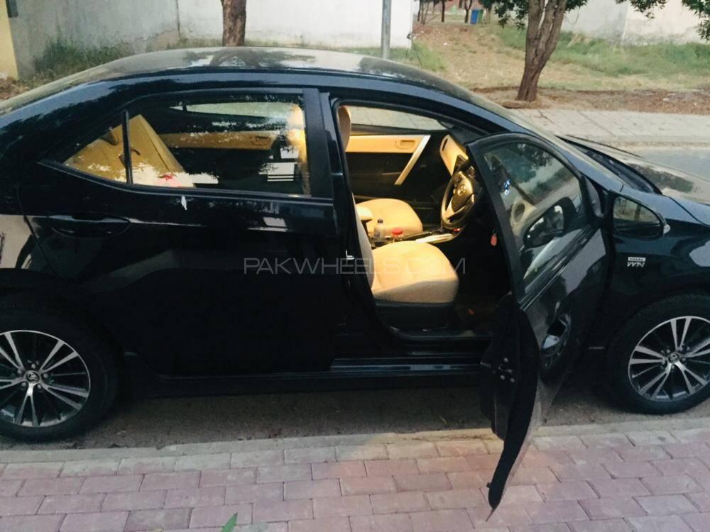 Toyota Corolla 2017 for Sale in Lahore Toyota Corolla 2017 for Sale in Lahore Image-3
