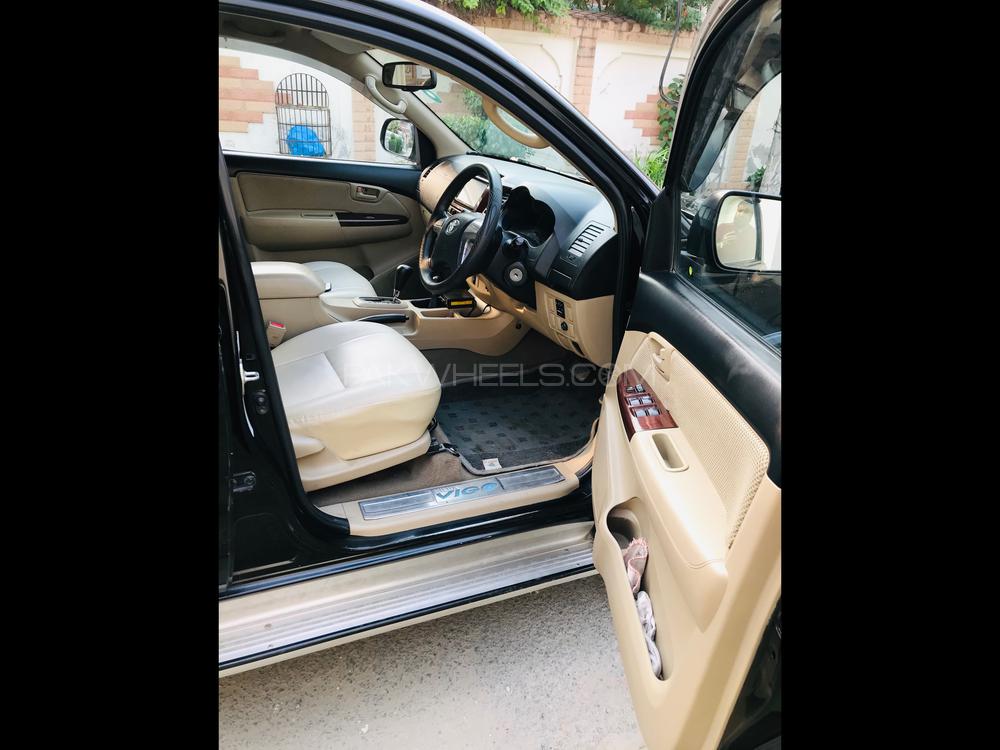 Toyota Hilux 2016 for Sale in Lahore Toyota Hilux 2016 for Sale in Lahore Image-12