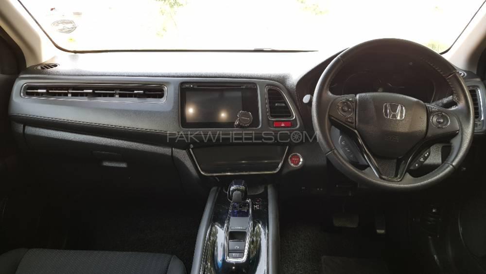 Honda Vezel 2014 for Sale in Karachi Honda Vezel 2014 for Sale in Karachi Image-4