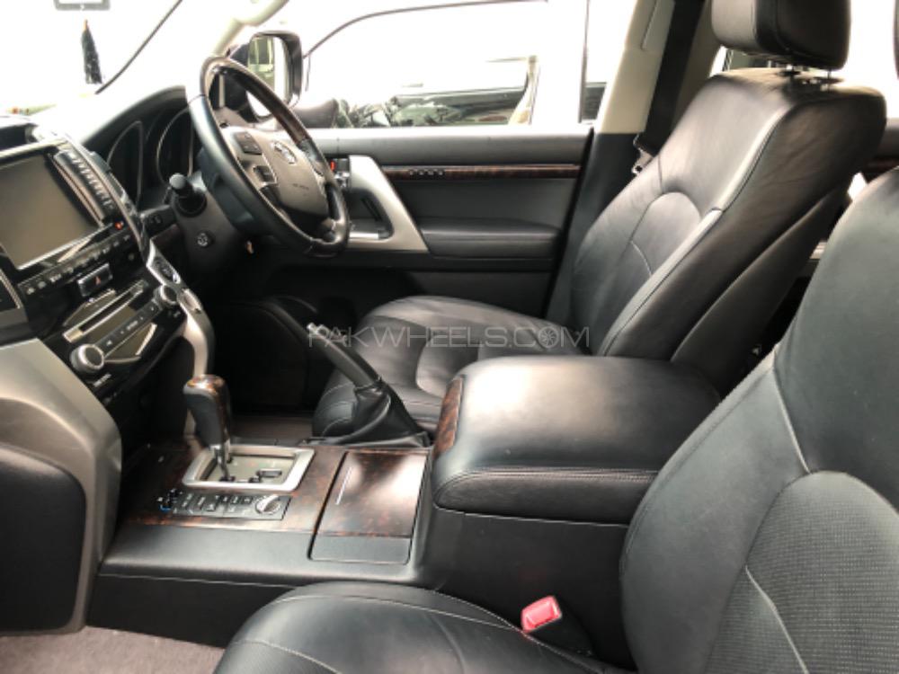 Toyota Land Cruiser 2012 for Sale in Lahore Toyota Land Cruiser 2012 for Sale in Lahore Image-8