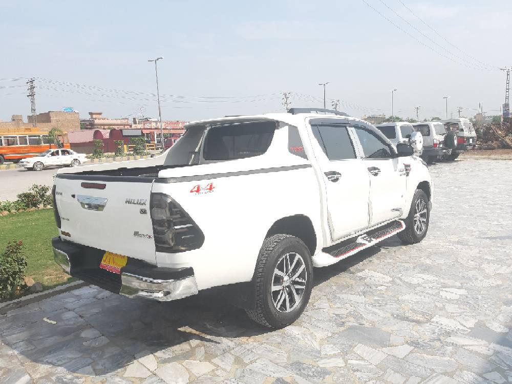 Toyota Hilux 2019 for Sale in Peshawar Toyota Hilux 2019 for Sale in Peshawar Image-2