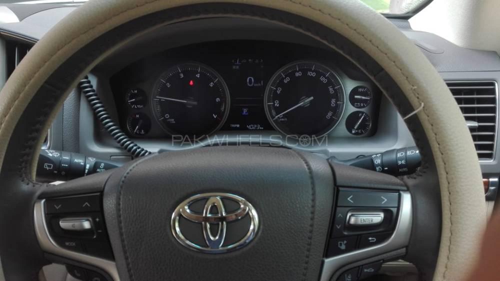 Toyota Land Cruiser 2018 for Sale in Lahore Toyota Land Cruiser 2018 for Sale in Lahore Image-5
