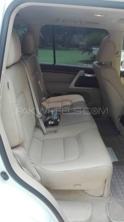 Toyota Land Cruiser 2018 for Sale in Lahore Toyota Land Cruiser 2018 for Sale in Lahore Image-7