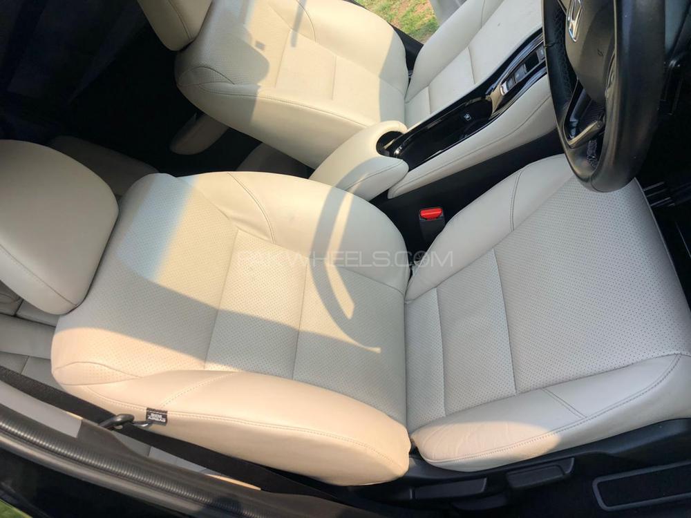 Honda Vezel 2015 for Sale in Islamabad Honda Vezel 2015 for Sale in Islamabad Image-12