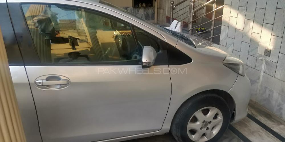 Toyota Vitz 2011 for Sale in Peshawar Toyota Vitz 2011 for Sale in Peshawar Image-3