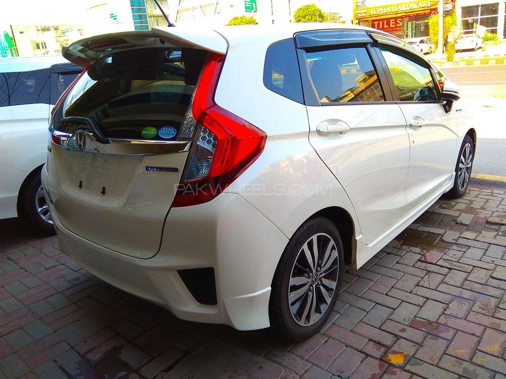 Honda Fit 2016 for Sale in Lahore Honda Fit 2016 for Sale in Lahore Image-15