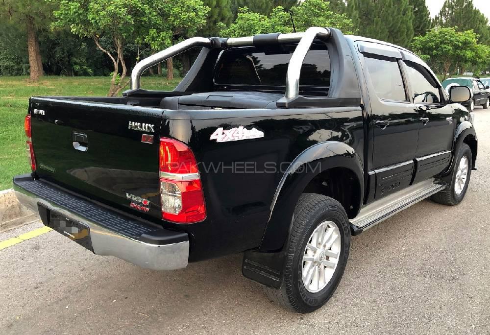 Toyota Hilux 2015 for Sale in Peshawar Toyota Hilux 2015 for Sale in Peshawar Image-3
