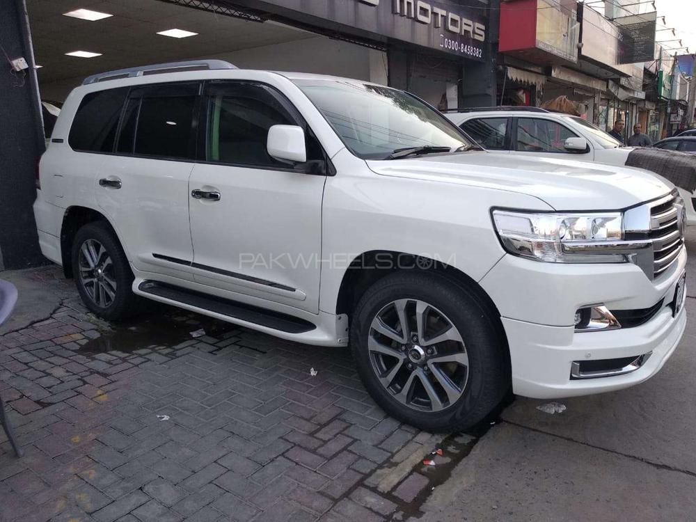 Toyota Land Cruiser 2011 for Sale in Lahore Toyota Land Cruiser 2011 for Sale in Lahore Image-3