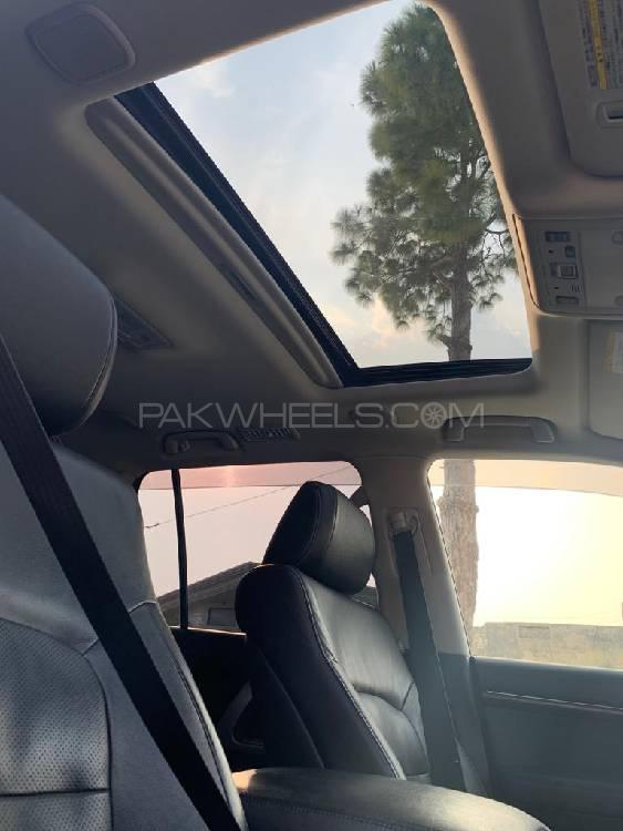 Toyota Land Cruiser 2012 for Sale in Taxila Toyota Land Cruiser 2012 for Sale in Taxila Image-7