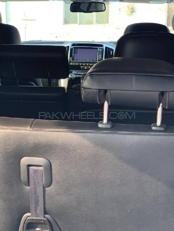 Toyota Land Cruiser 2012 for Sale in Taxila Toyota Land Cruiser 2012 for Sale in Taxila Image-2
