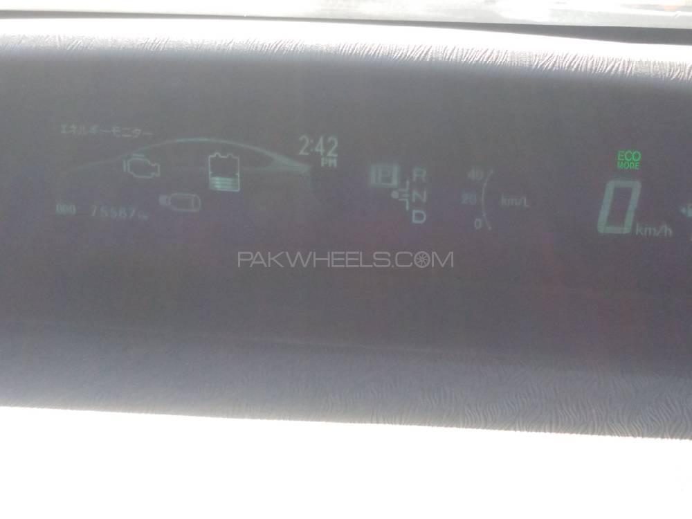 Toyota Prius 2014 for Sale in Karachi Toyota Prius 2014 for Sale in Karachi Image-5