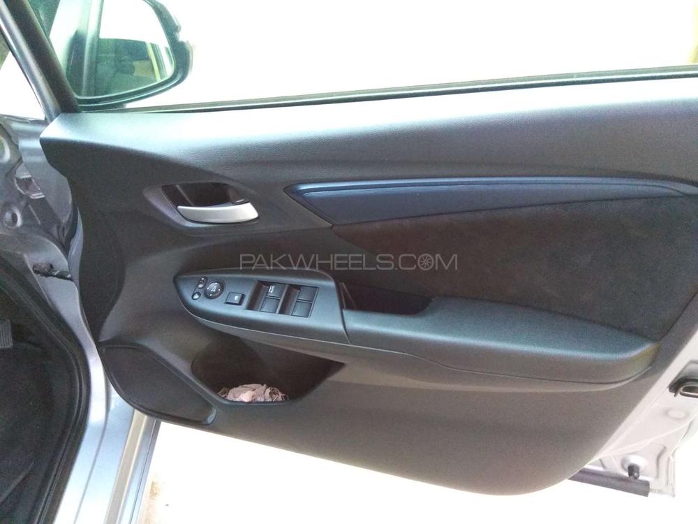 Honda Fit 2017 for Sale in Lahore Honda Fit 2017 for Sale in Lahore Image-8