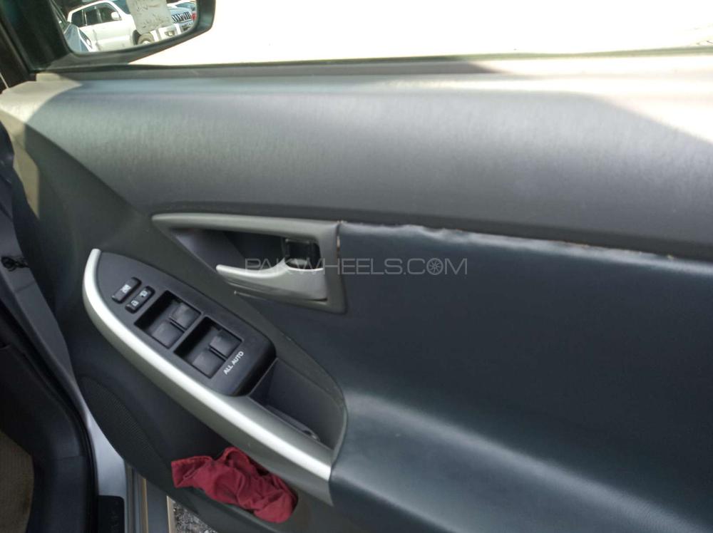 Toyota Prius 2011 for Sale in Islamabad Toyota Prius 2011 for Sale in Islamabad Image-8