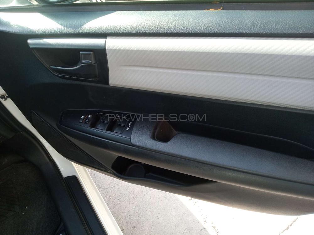 Toyota Corolla Axio 2014 for Sale in Islamabad Toyota Corolla Axio 2014 for Sale in Islamabad Image-7