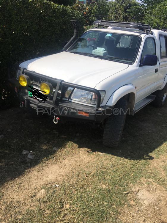 Toyota Hilux 2004 for Sale in Taxila Image-1