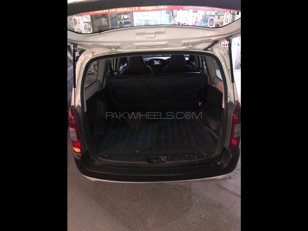 Toyota Probox 2006 for Sale in Lahore Toyota Probox 2006 for Sale in Lahore Image-9