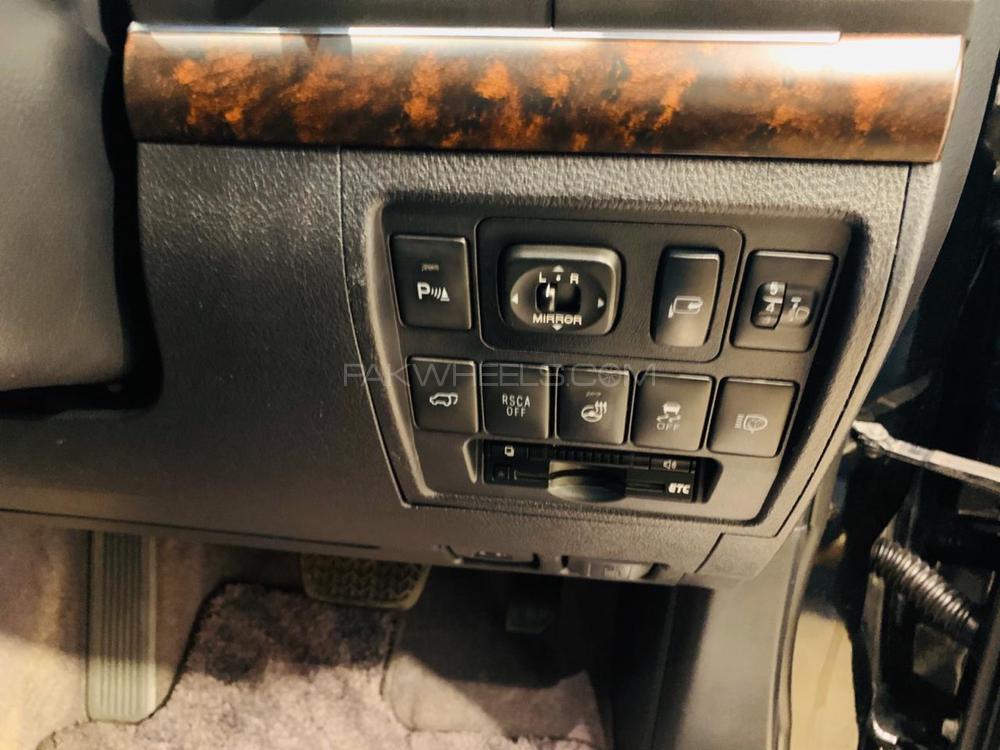 Toyota Land Cruiser 2012 for Sale in Lahore Toyota Land Cruiser 2012 for Sale in Lahore Image-10