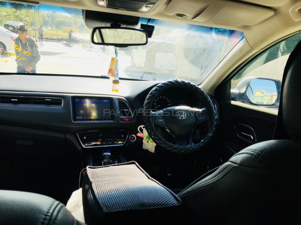 Honda Vezel 2015 for Sale in Abbottabad Honda Vezel 2015 for Sale in Abbottabad Image-9