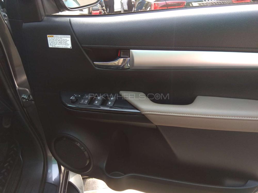 Toyota Hilux 2018 for Sale in Lahore Toyota Hilux 2018 for Sale in Lahore Image-6