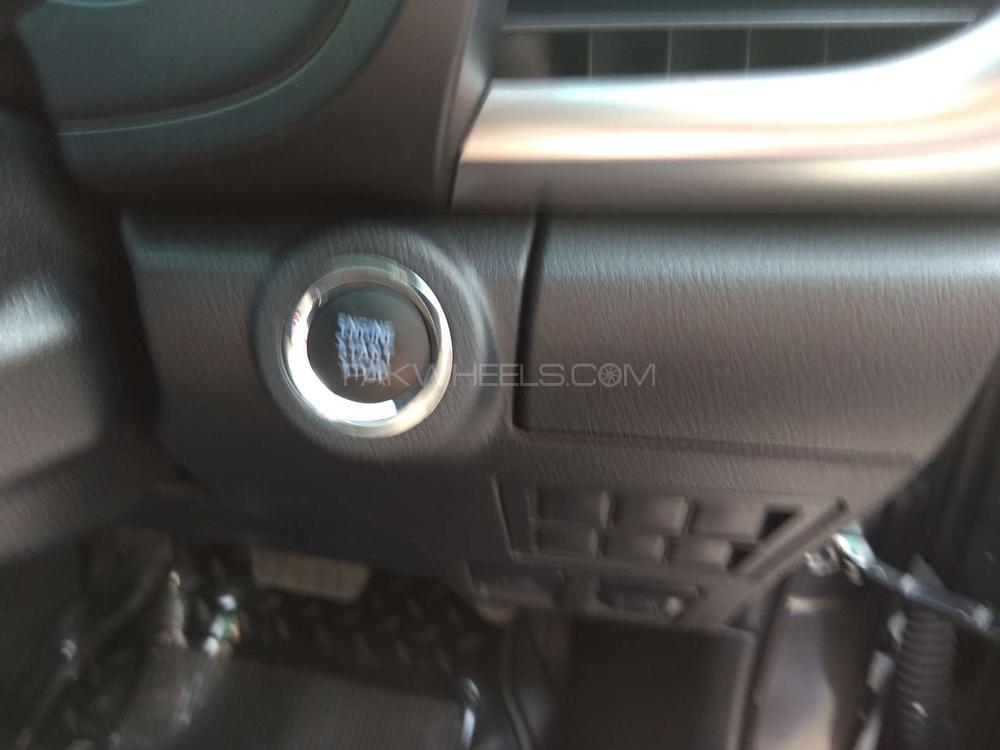 Toyota Hilux 2018 for Sale in Lahore Toyota Hilux 2018 for Sale in Lahore Image-7