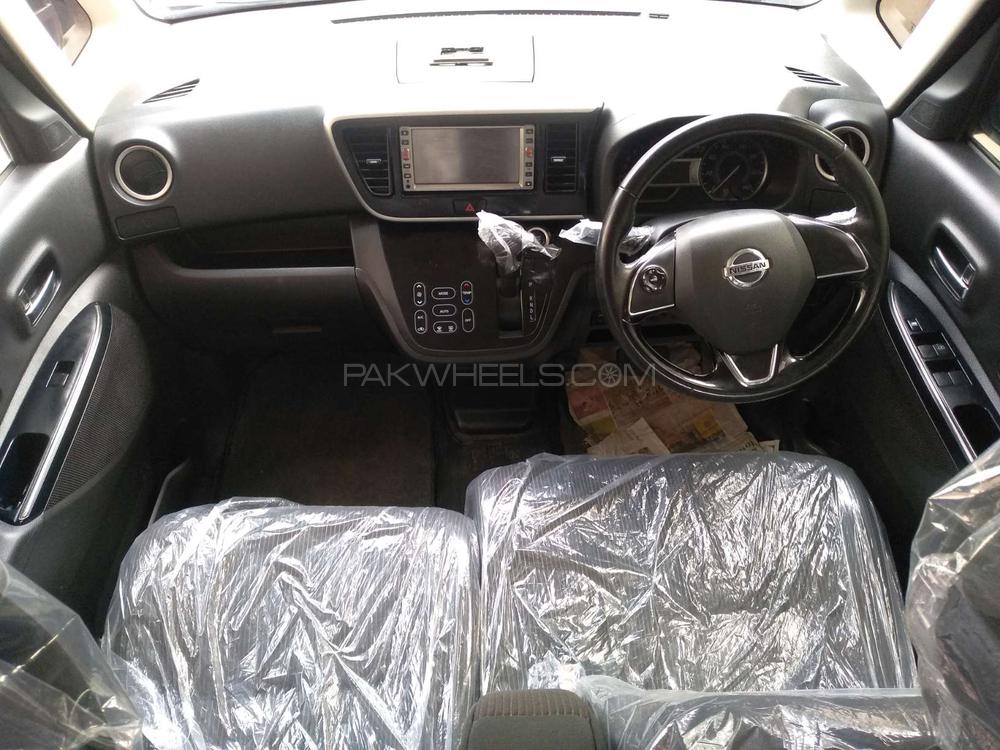 Nissan Roox 2015 for Sale in Karachi Nissan Roox 2015 for Sale in Karachi Image-11