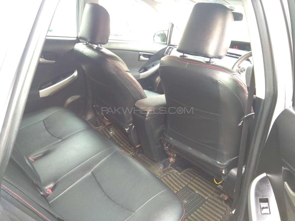 Toyota Prius 2013 for Sale in Lahore Toyota Prius 2013 for Sale in Lahore Image-11