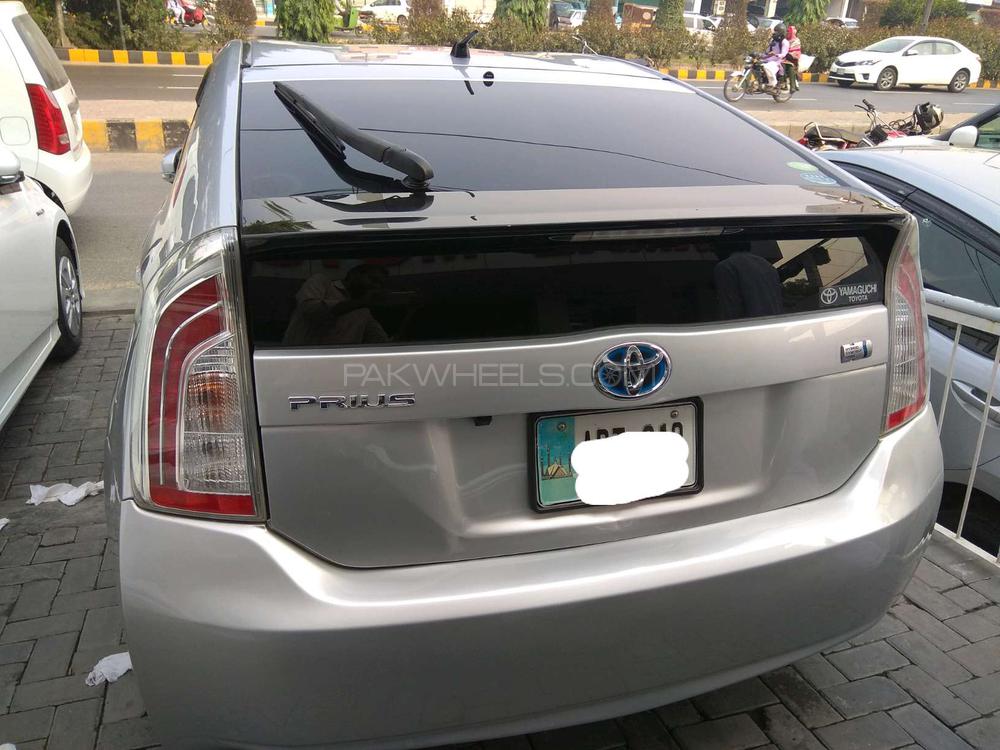 Toyota Prius 2013 for Sale in Lahore Toyota Prius 2013 for Sale in Lahore Image-14