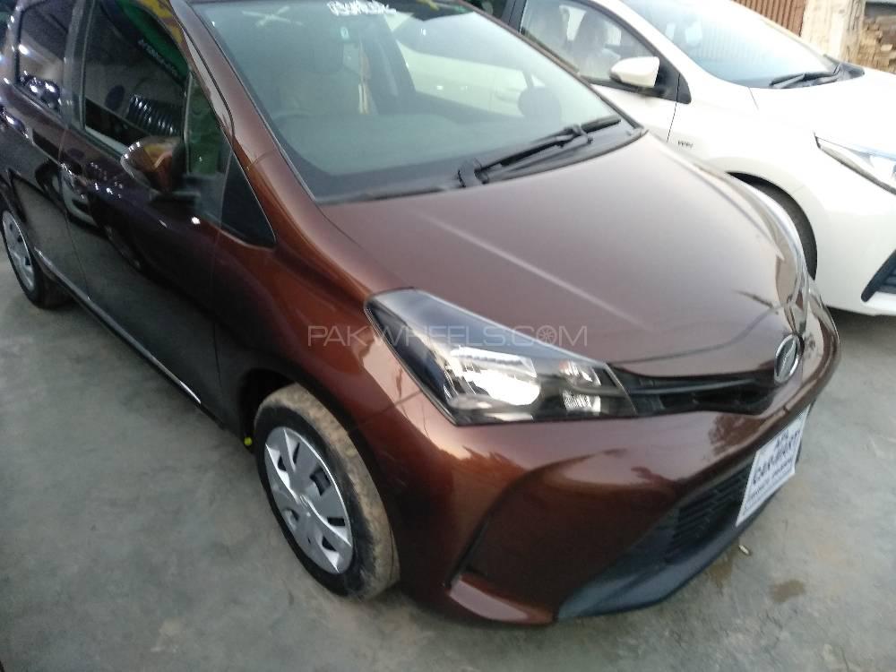 Toyota Vitz 2015 for Sale in Bahawalpur Toyota Vitz 2015 for Sale in Bahawalpur Image-3