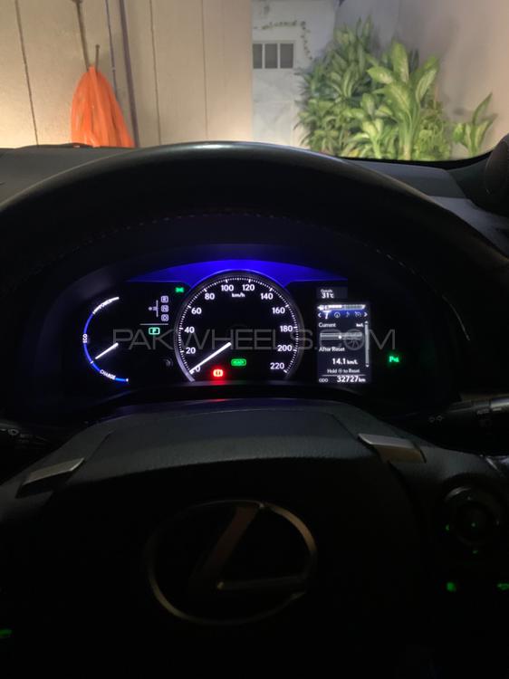 Lexus CT200h 2017 for Sale in Karachi Lexus CT200h 2017 for Sale in Karachi Image-4