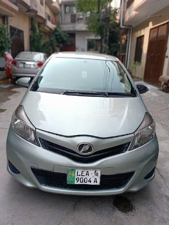 Toyota Vitz 2013 for Sale in Lahore Image-1