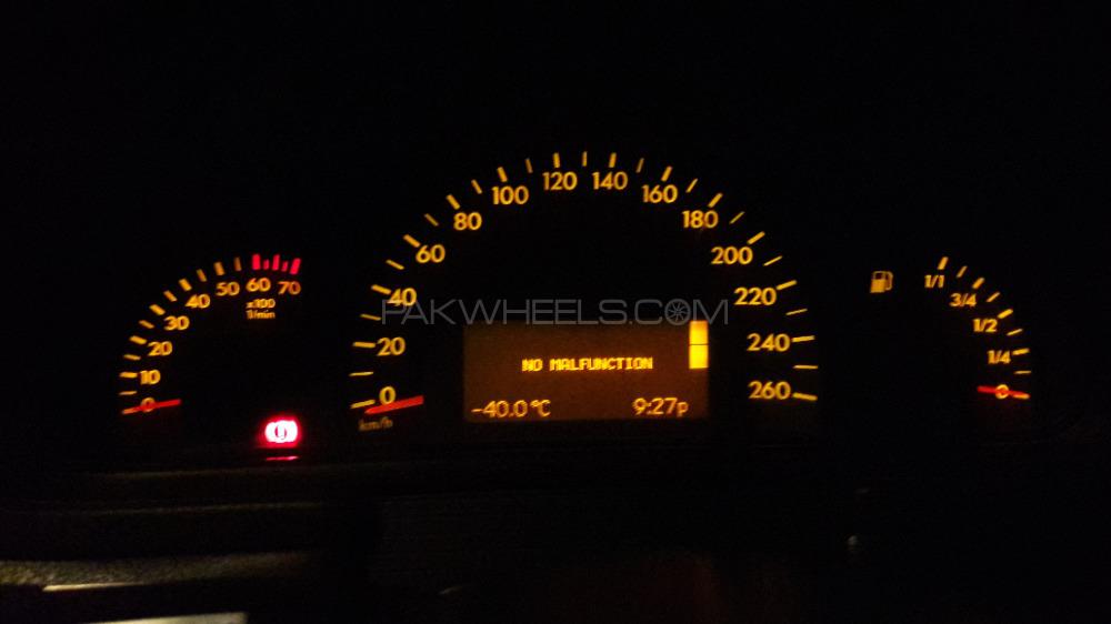 Mercedes Benz C Class 2005 for Sale in Gujranwala Mercedes Benz C Class 2005 for Sale in Gujranwala Image-8