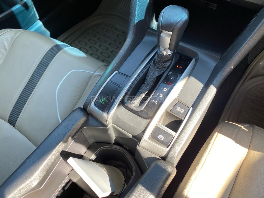 Honda Civic 2018 for Sale in Karachi Honda Civic 2018 for Sale in Karachi Image-9