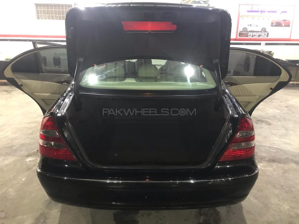 Mercedes Benz E Class 2003 for Sale in Sahiwal Mercedes Benz E Class 2003 for Sale in Sahiwal Image-9
