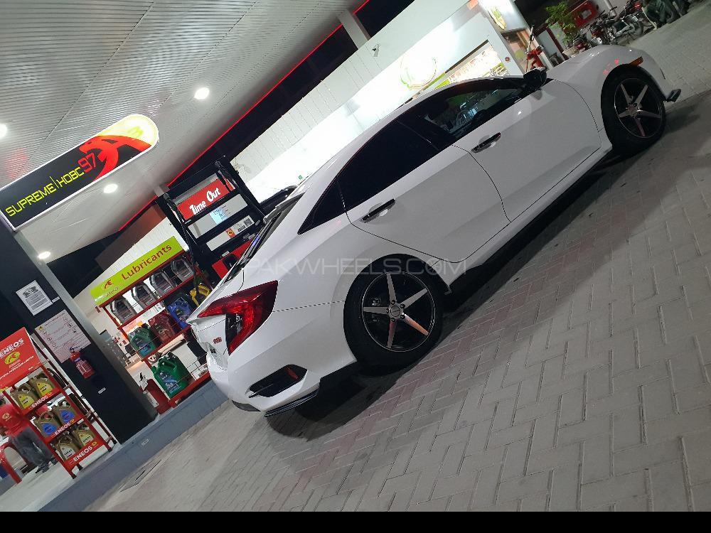 Honda Civic - 2017  Honda Civic - 2017  Image-5