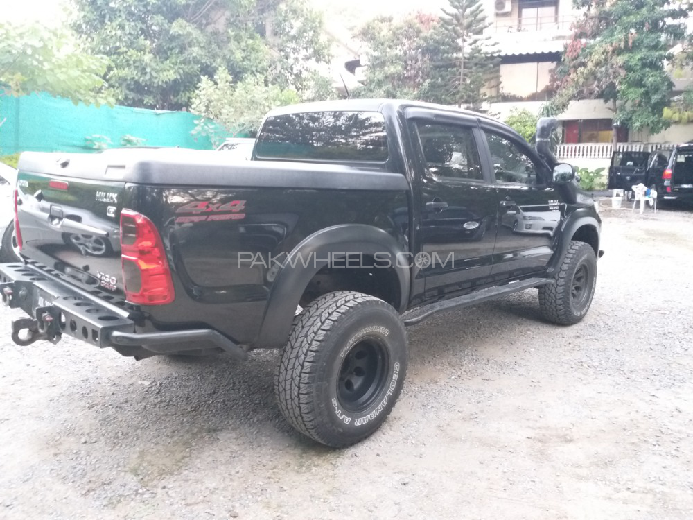 Toyota Hilux - 2010  Toyota Hilux - 2010  Image-2