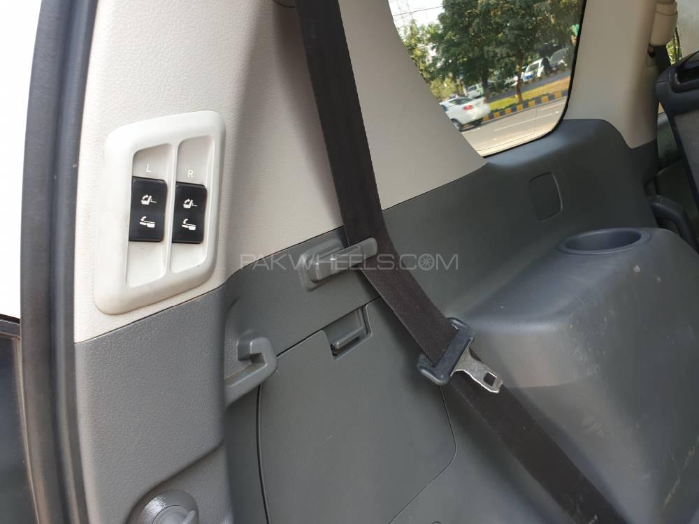 Toyota Prado 2011 for Sale in Lahore Toyota Prado 2011 for Sale in Lahore Image-3