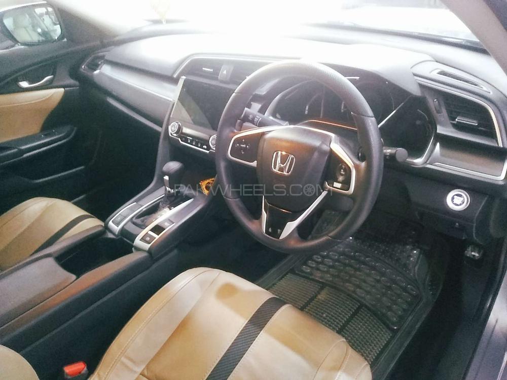 Honda Civic 2018 for Sale in Rawalpindi Honda Civic 2018 for Sale in Rawalpindi Image-9