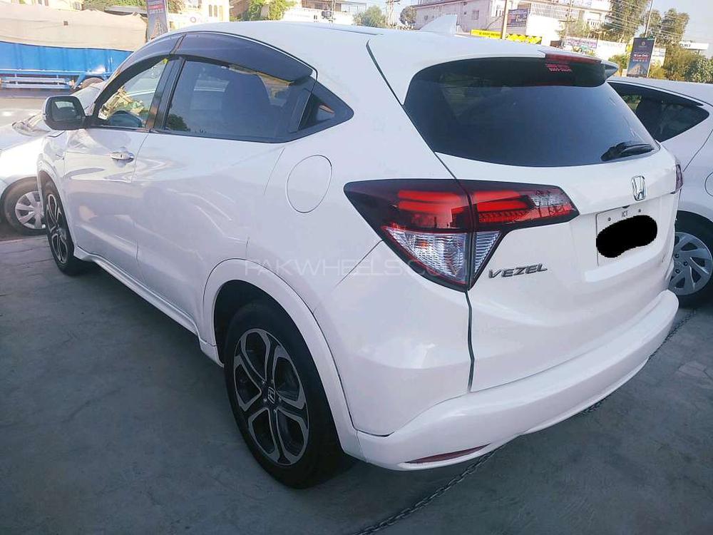 Honda Vezel 2014 for Sale in Rawalpindi Honda Vezel 2014 for Sale in Rawalpindi Image-4