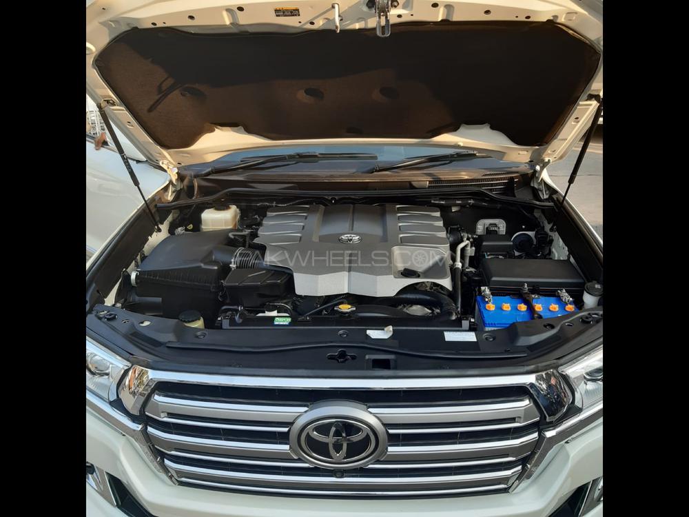 Toyota Land Cruiser 2015 for Sale in Karachi Toyota Land Cruiser 2015 for Sale in Karachi Image-5