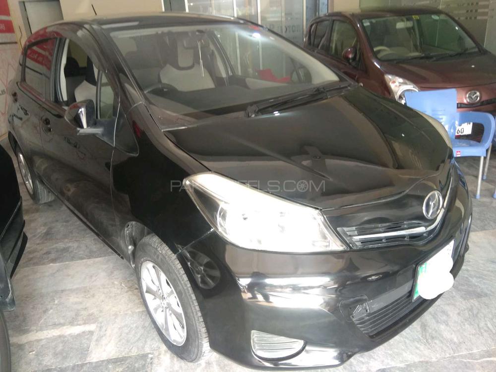 Toyota Vitz 2011 for Sale in Lahore Toyota Vitz 2011 for Sale in Lahore Image-2